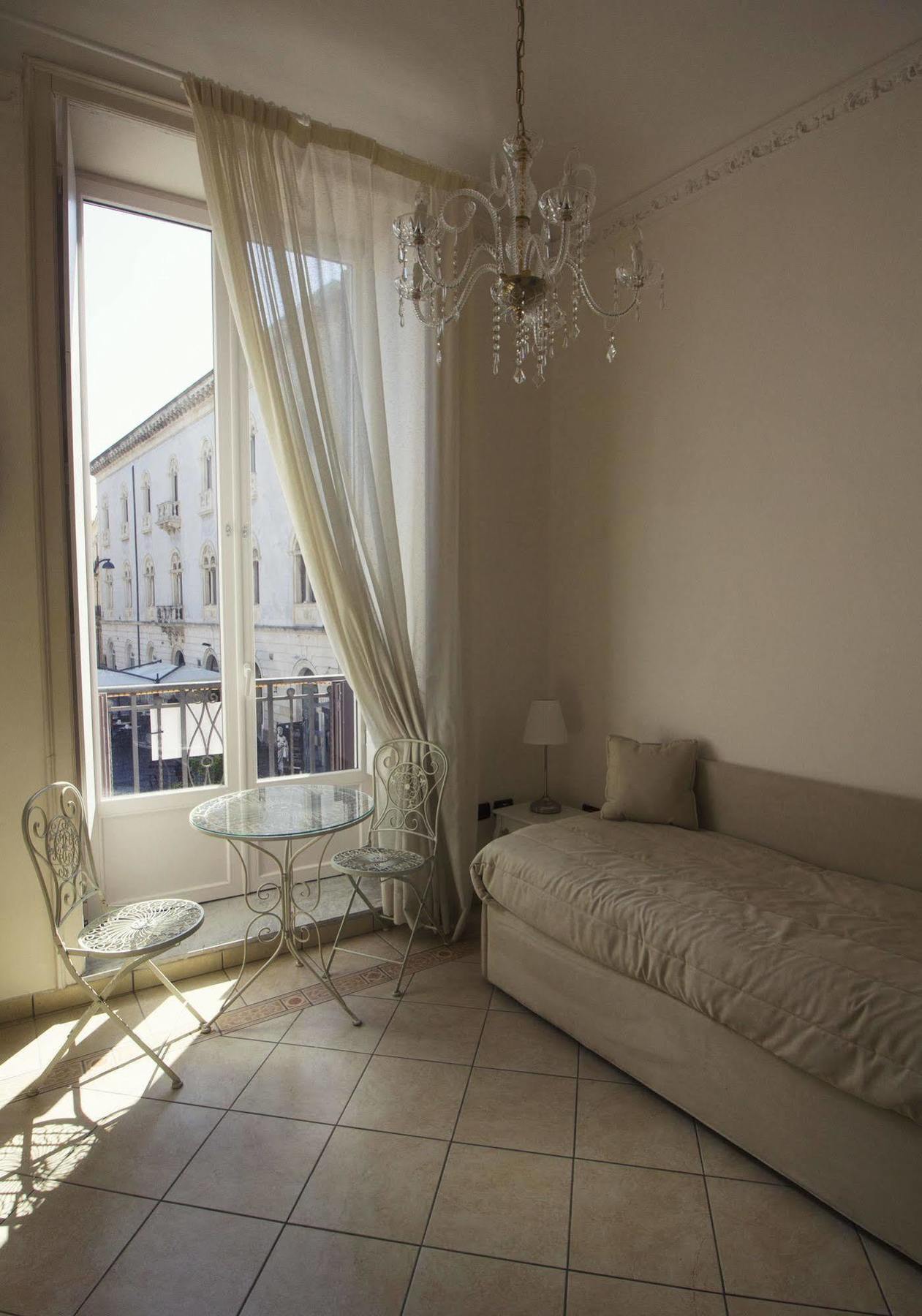 B&B Diana Сиракузы Экстерьер фото